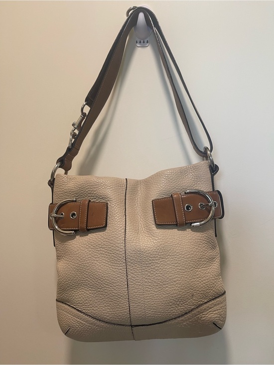 Coach Handbags - Vintage Coach SoHo Beige pebbled Leather Shoulder/crossbody Bag